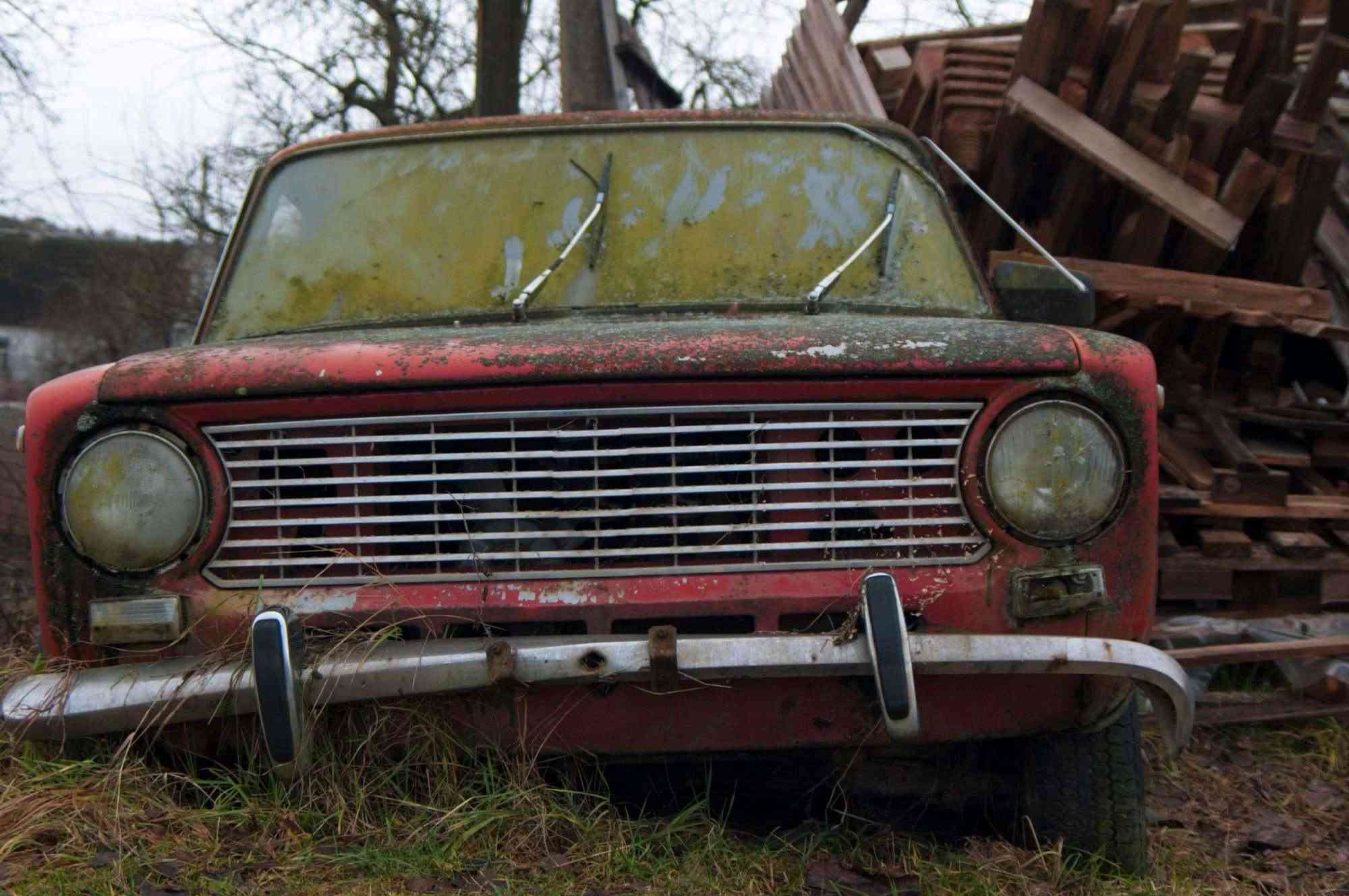 old rusty car